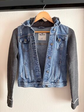 Hollister Denim & Sweatshirt Layered Jacket 🤍✨